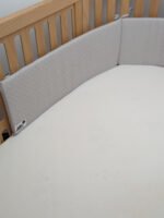 ⁦מגן ראש למיטת תינוק 100% כותנה אורגנית נקודות אפור⁩ – תמונה ⁦2⁩